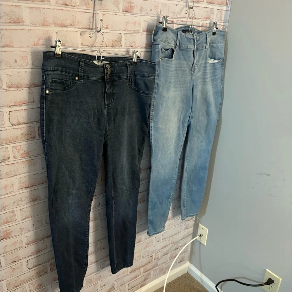 Women's Dark and Blue Jegging. Torrid - Picture 2 of 7